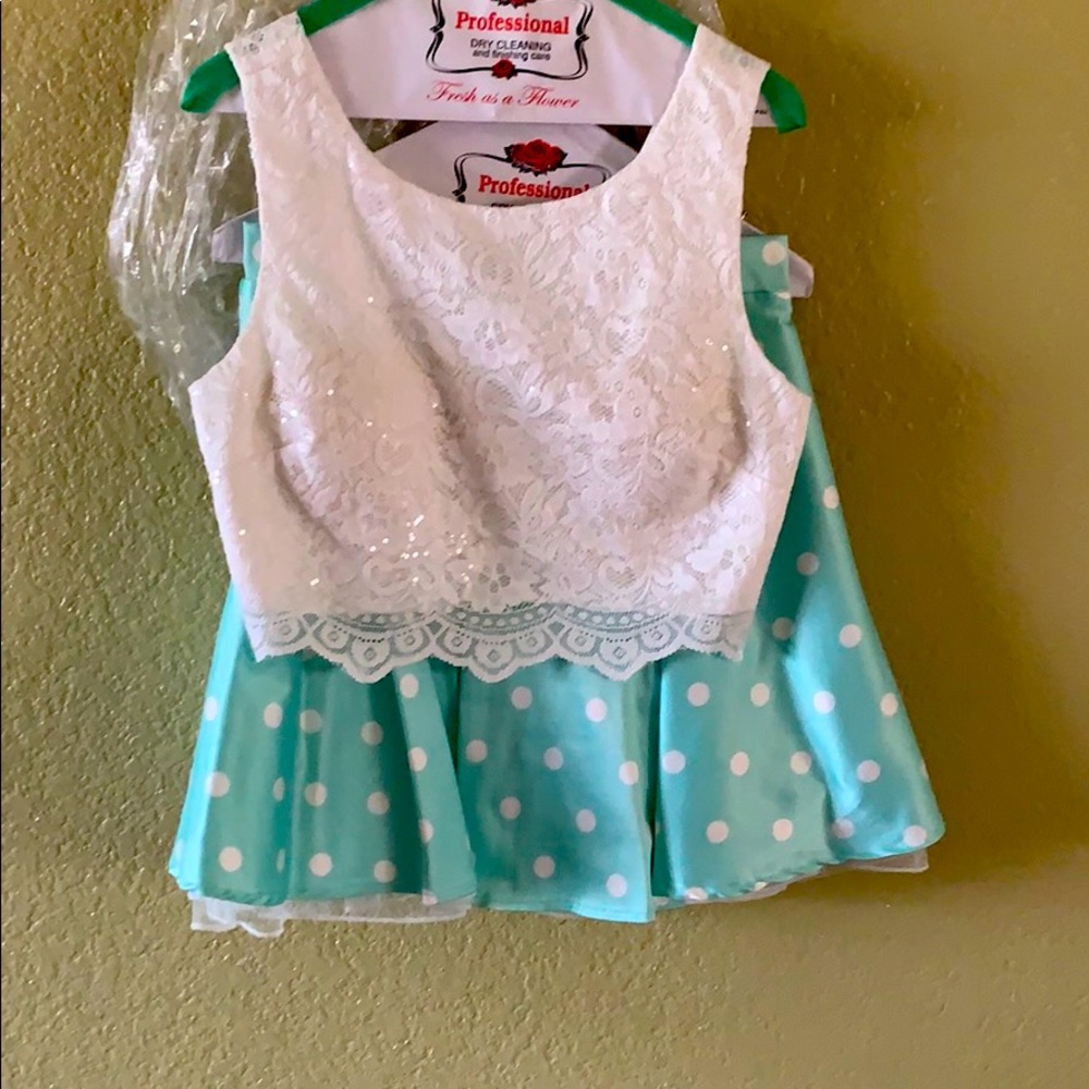 Two-piece top skirt set